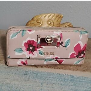 Guess Full Size Zip Wallet